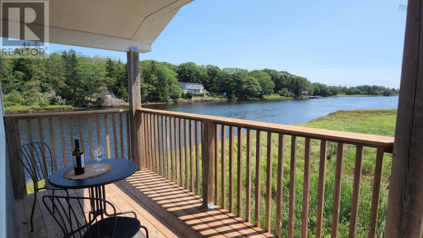 5 Green Bay Road Property Photo