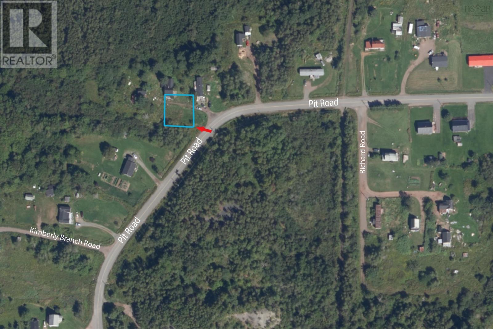 Pit Road Property Photo 1