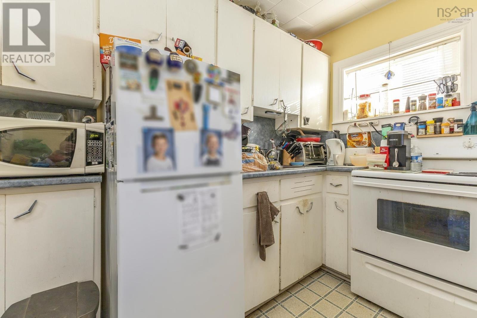303 South Foord Street Property Photo 14