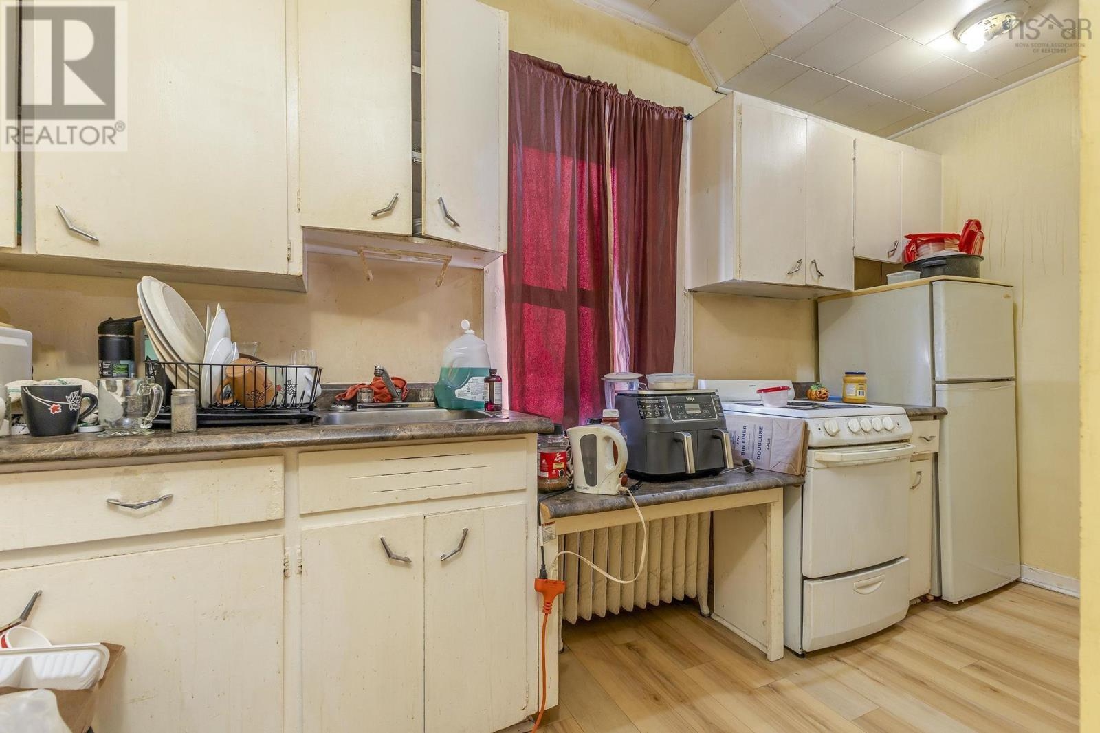 303 South Foord Street Property Photo 17