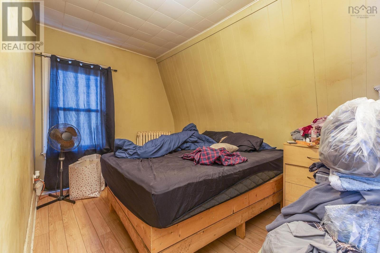 303 South Foord Street Property Photo 19