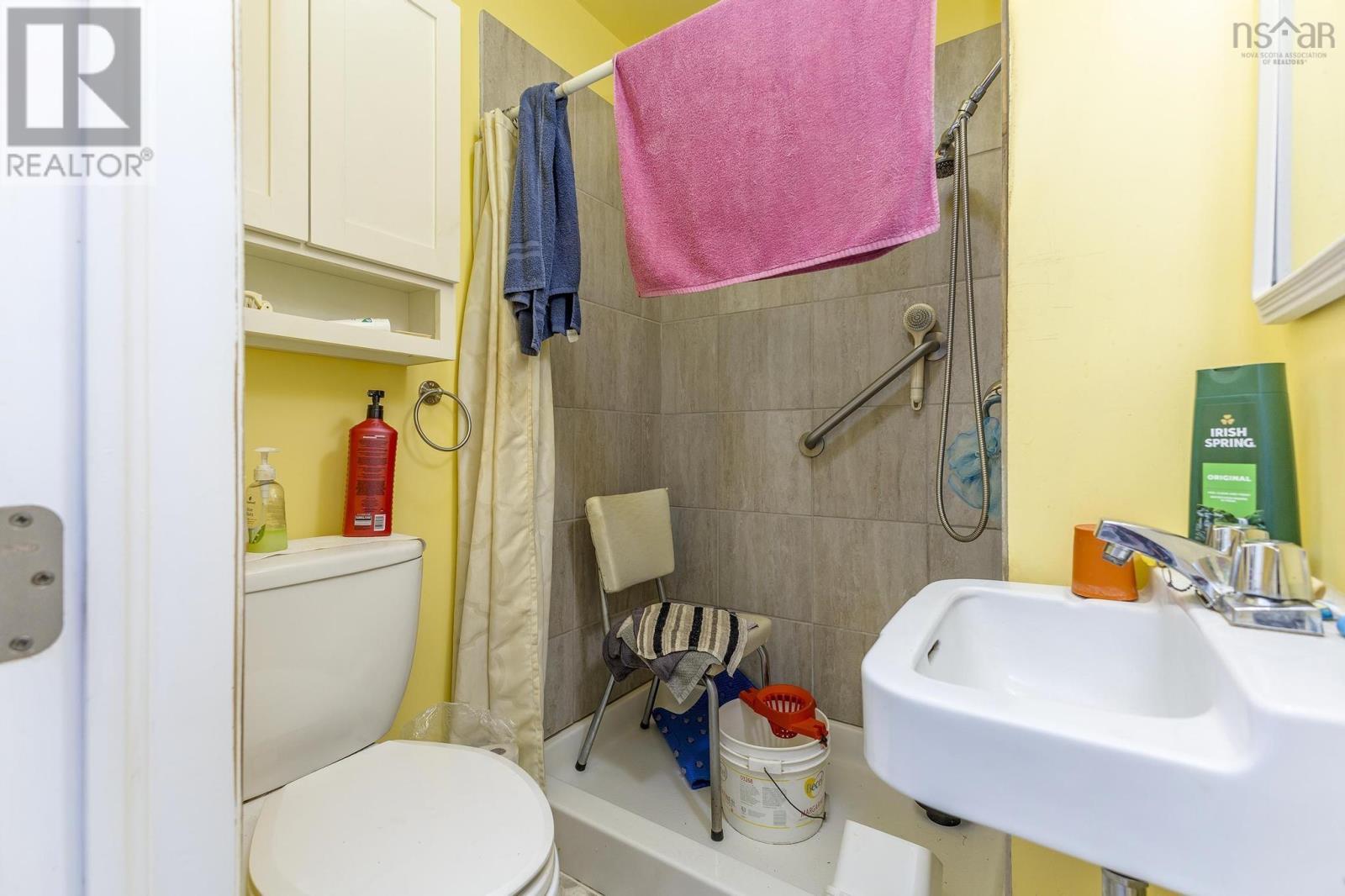 303 South Foord Street Property Photo 23