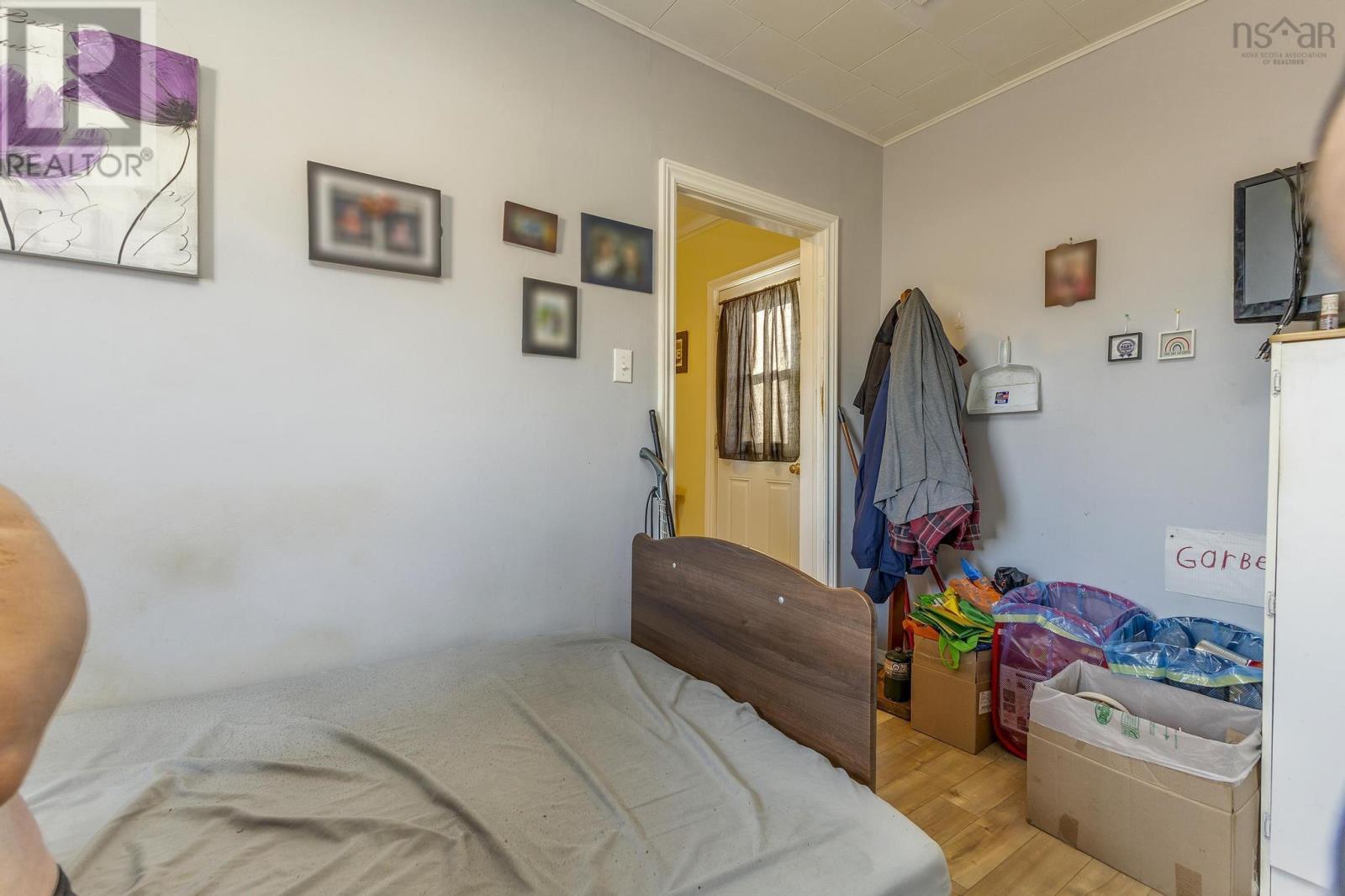 303 South Foord Street Property Photo 26