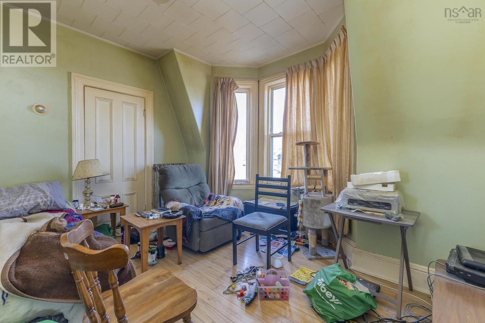 303 South Foord Street Property Photo 27