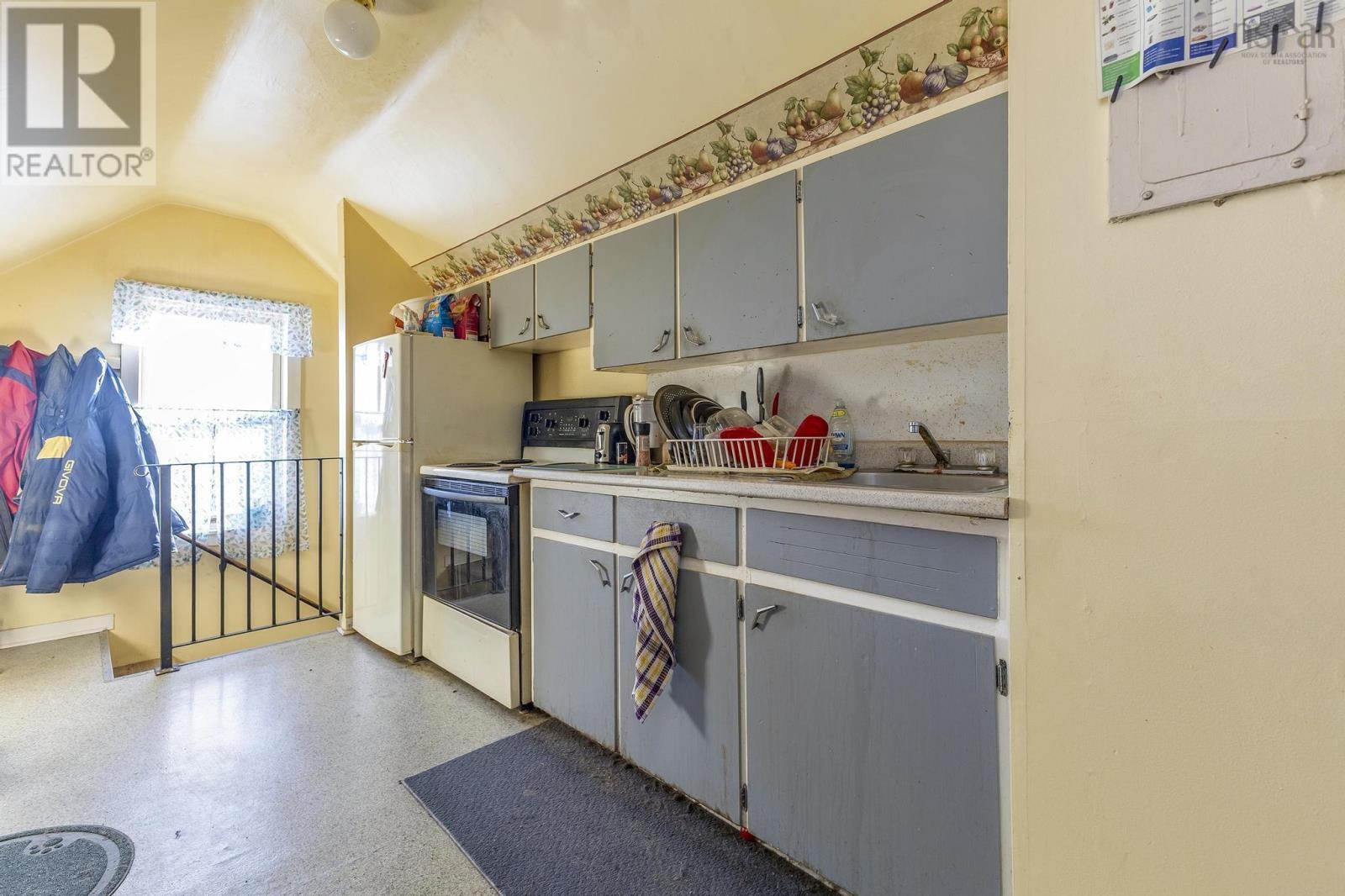 303 South Foord Street Property Photo 29