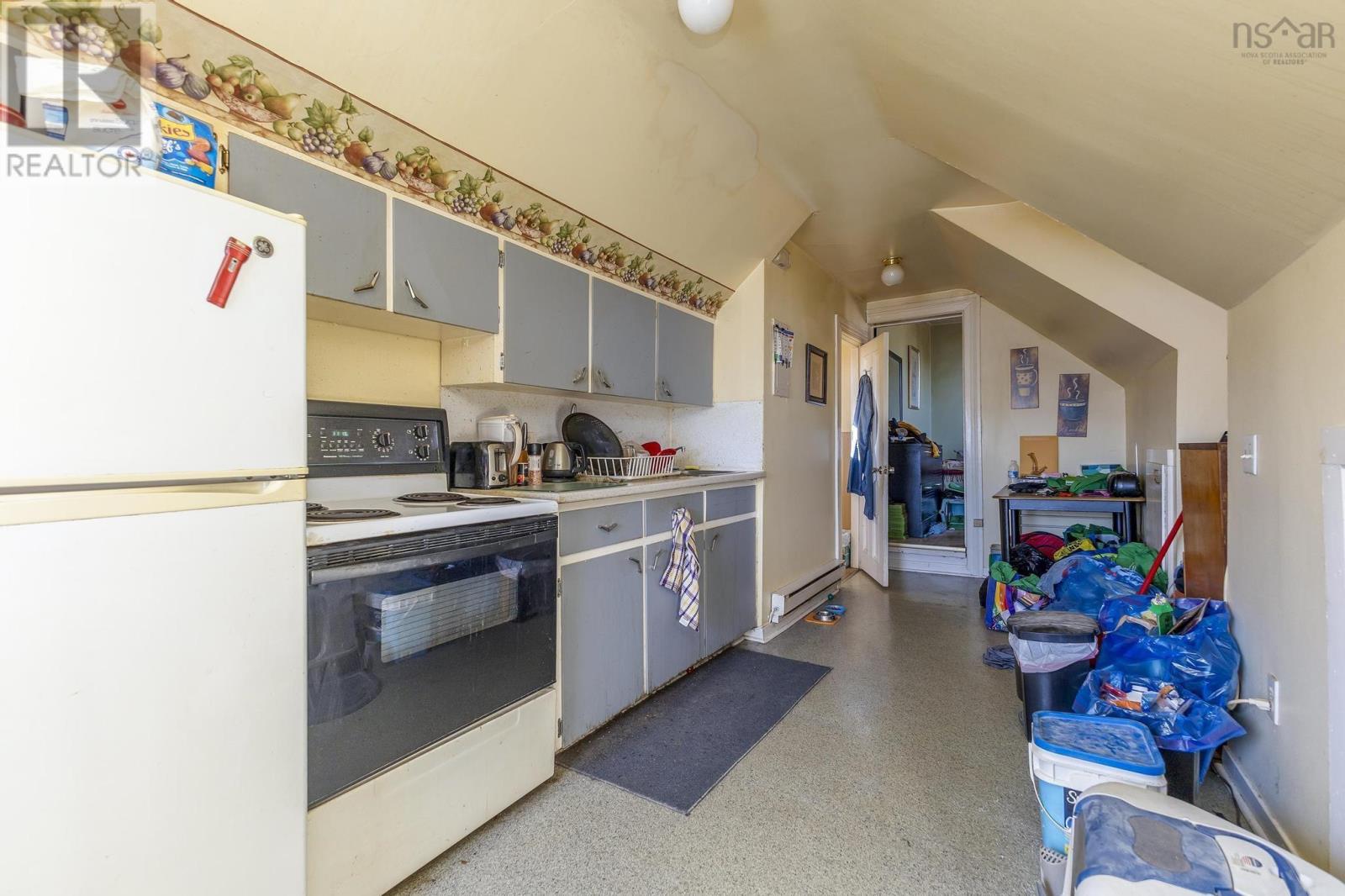 303 South Foord Street Property Photo 30