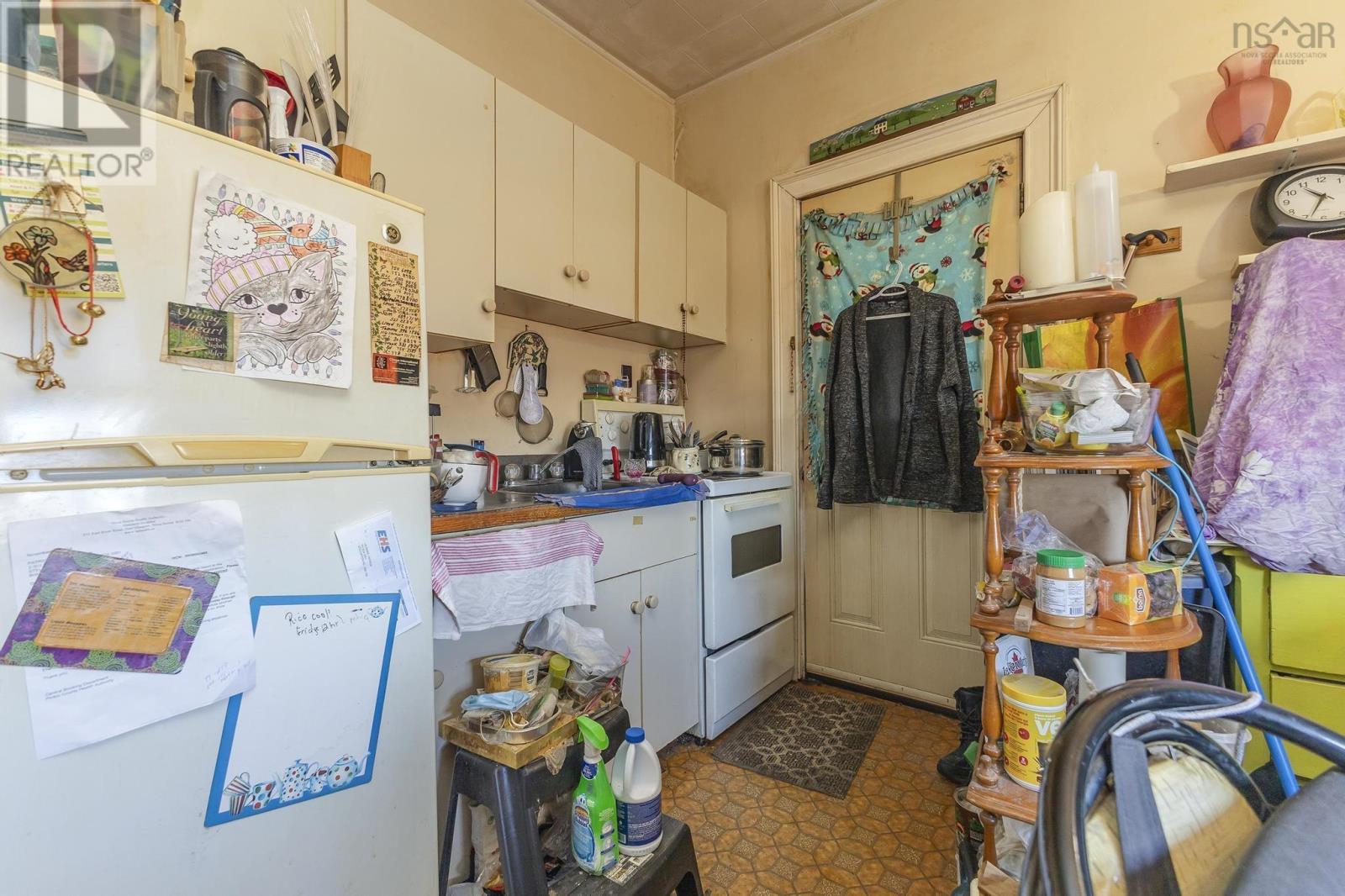303 South Foord Street Property Photo 31