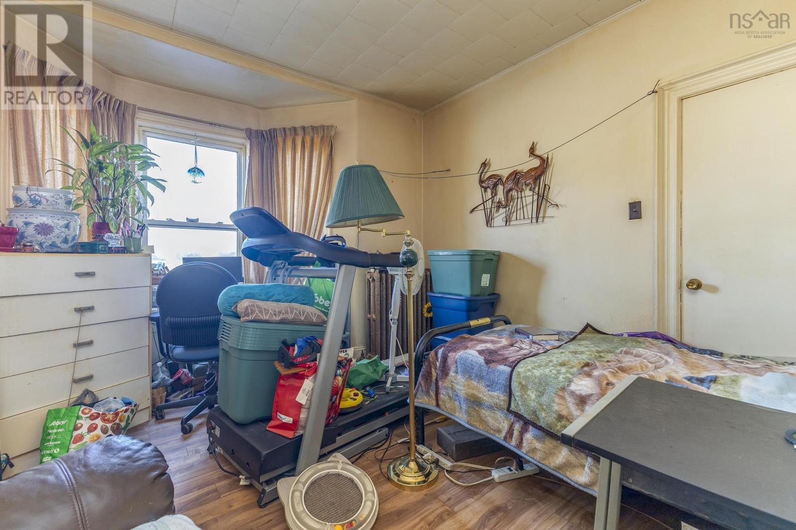 303 South Foord Street Property Photo 33