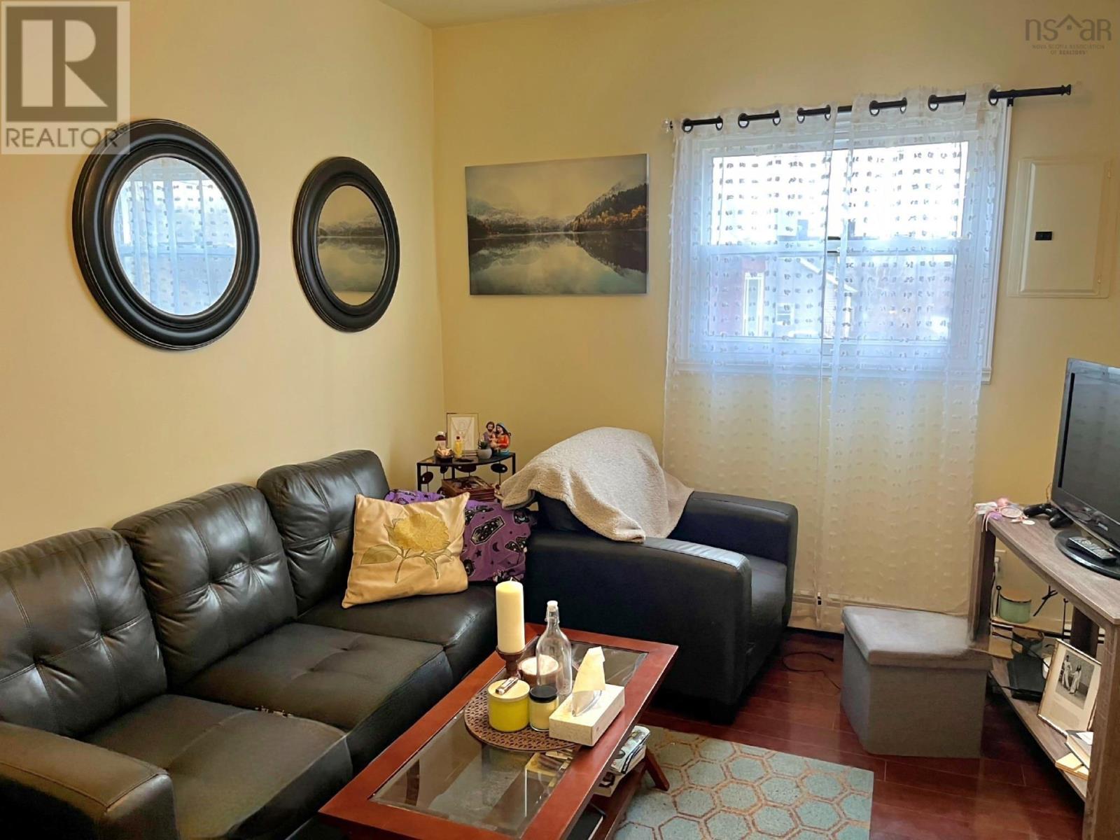 1491 Victoria Road Property Photo 4