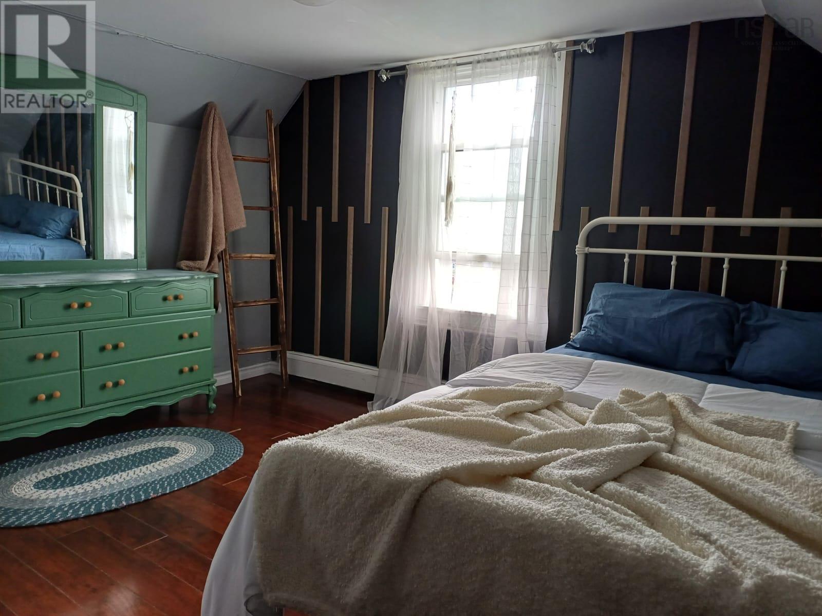 1491 Victoria Road Property Photo 6