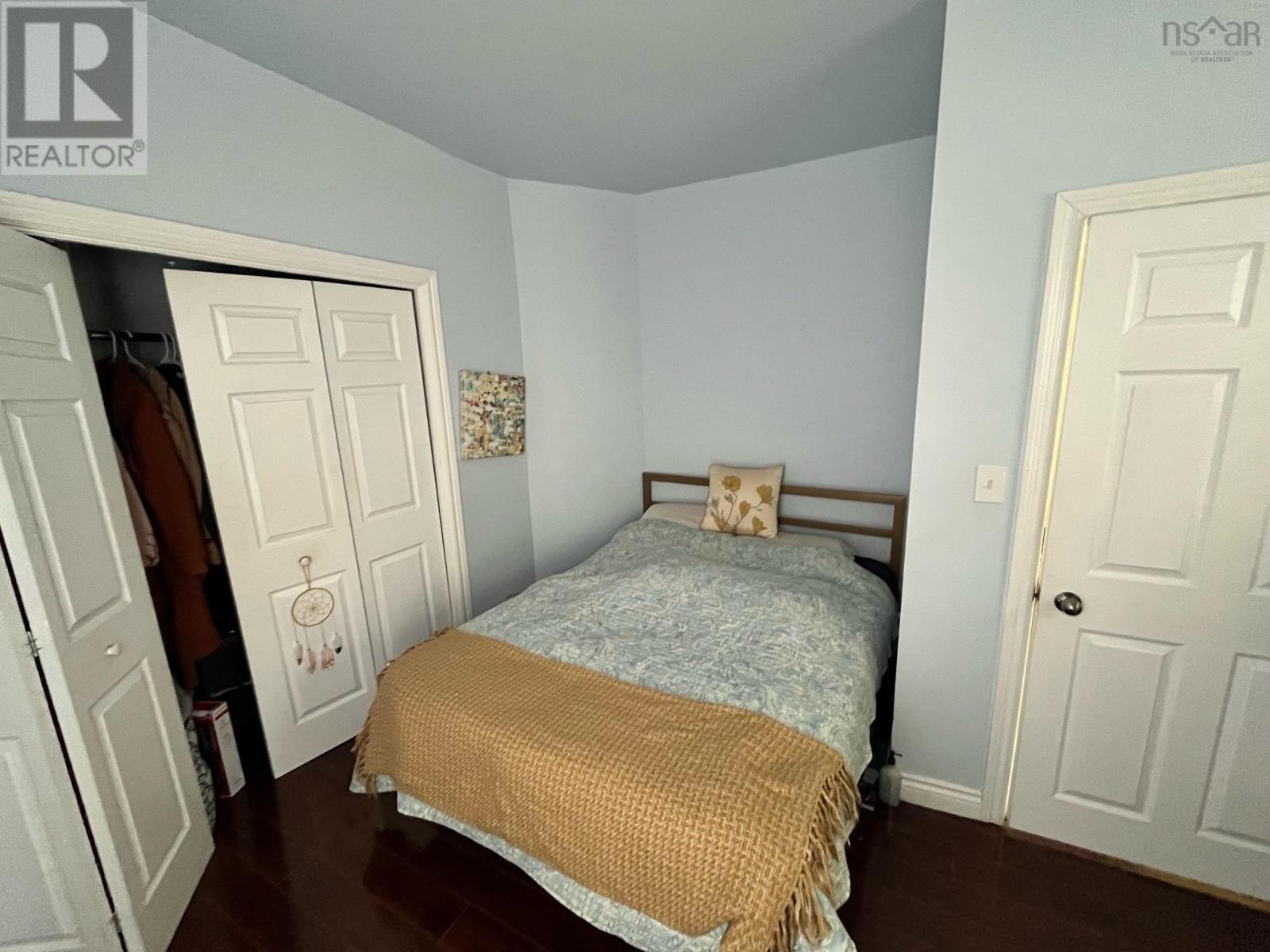 1491 Victoria Road Property Photo 8