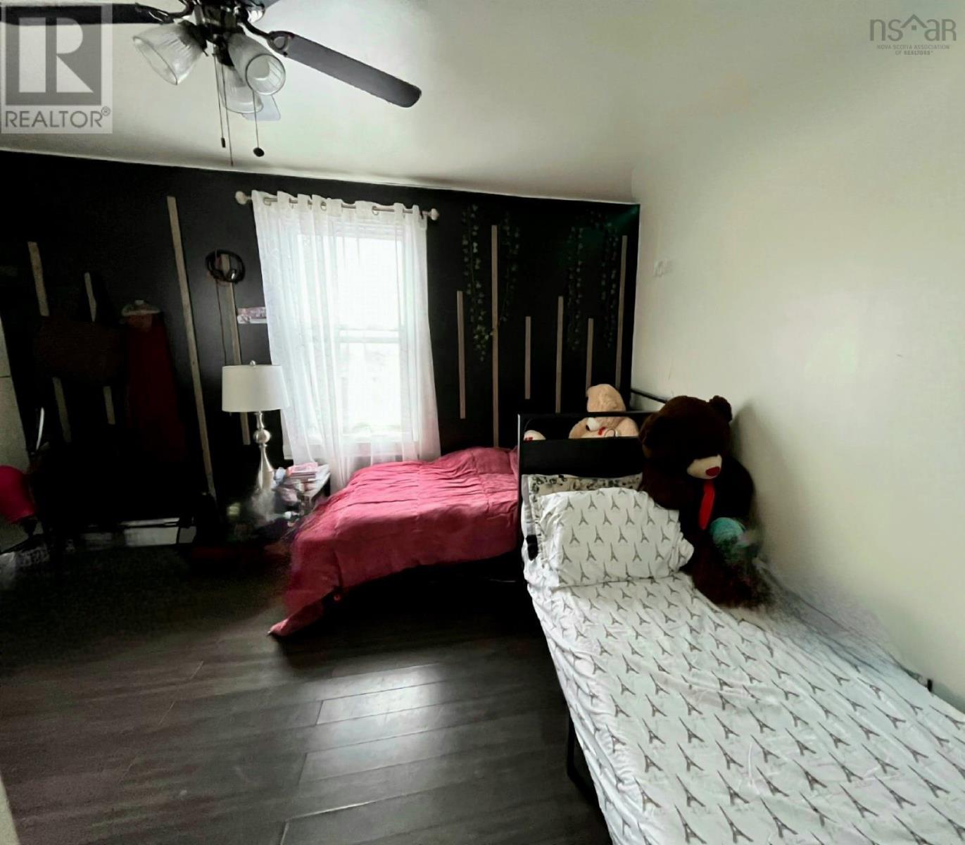 1491 Victoria Road Property Photo 16