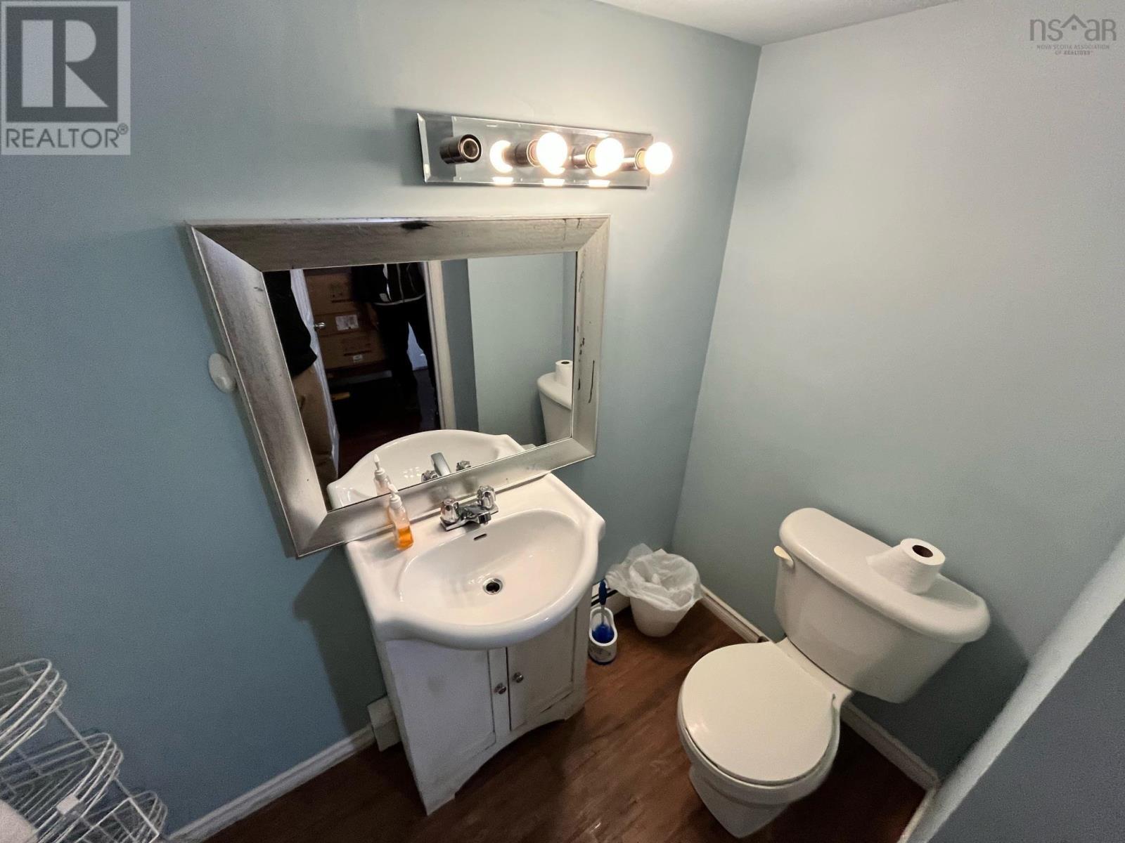 1491 Victoria Road Property Photo 19