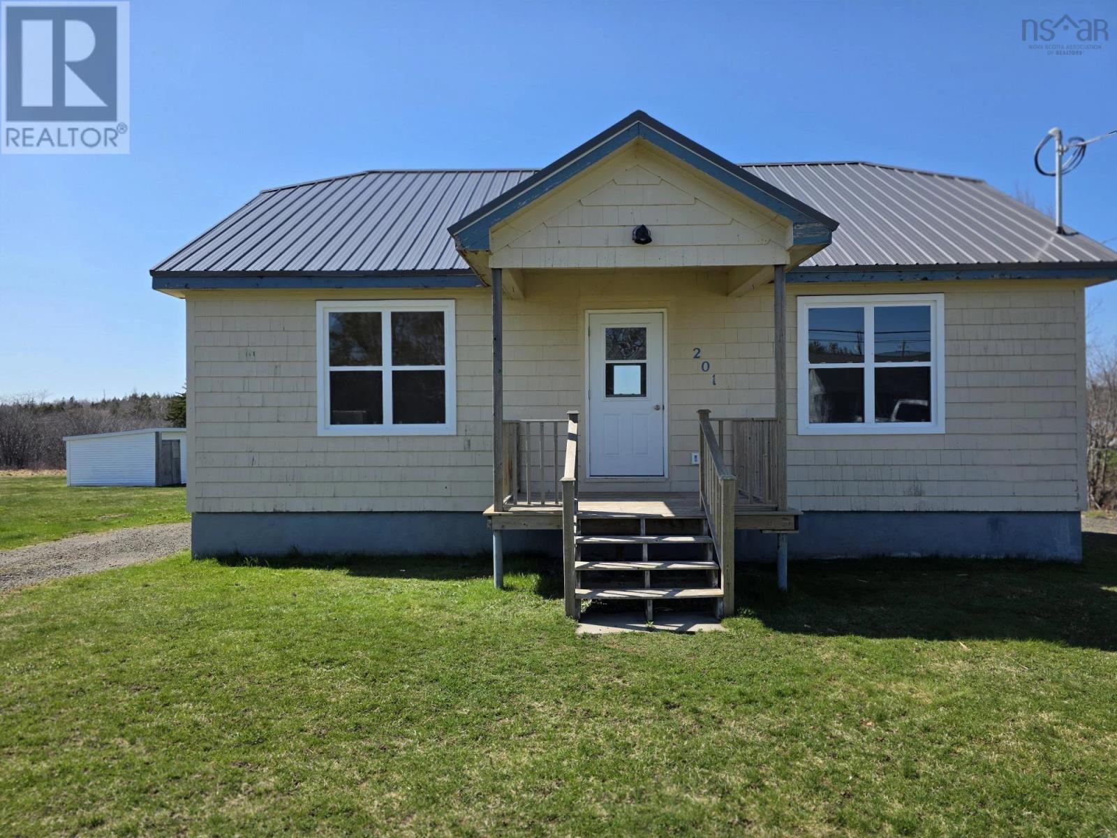 201 Flat Iron Road Property Photo