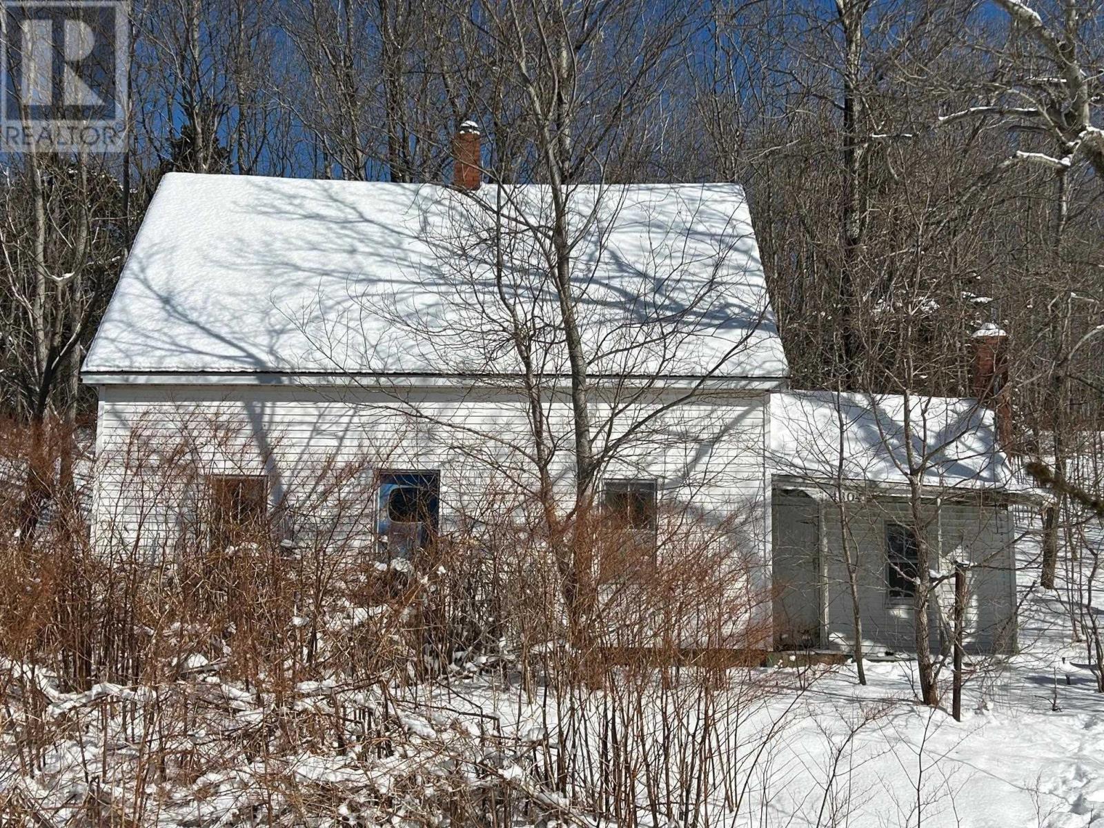 4804 Highway 329 Property Photo 5