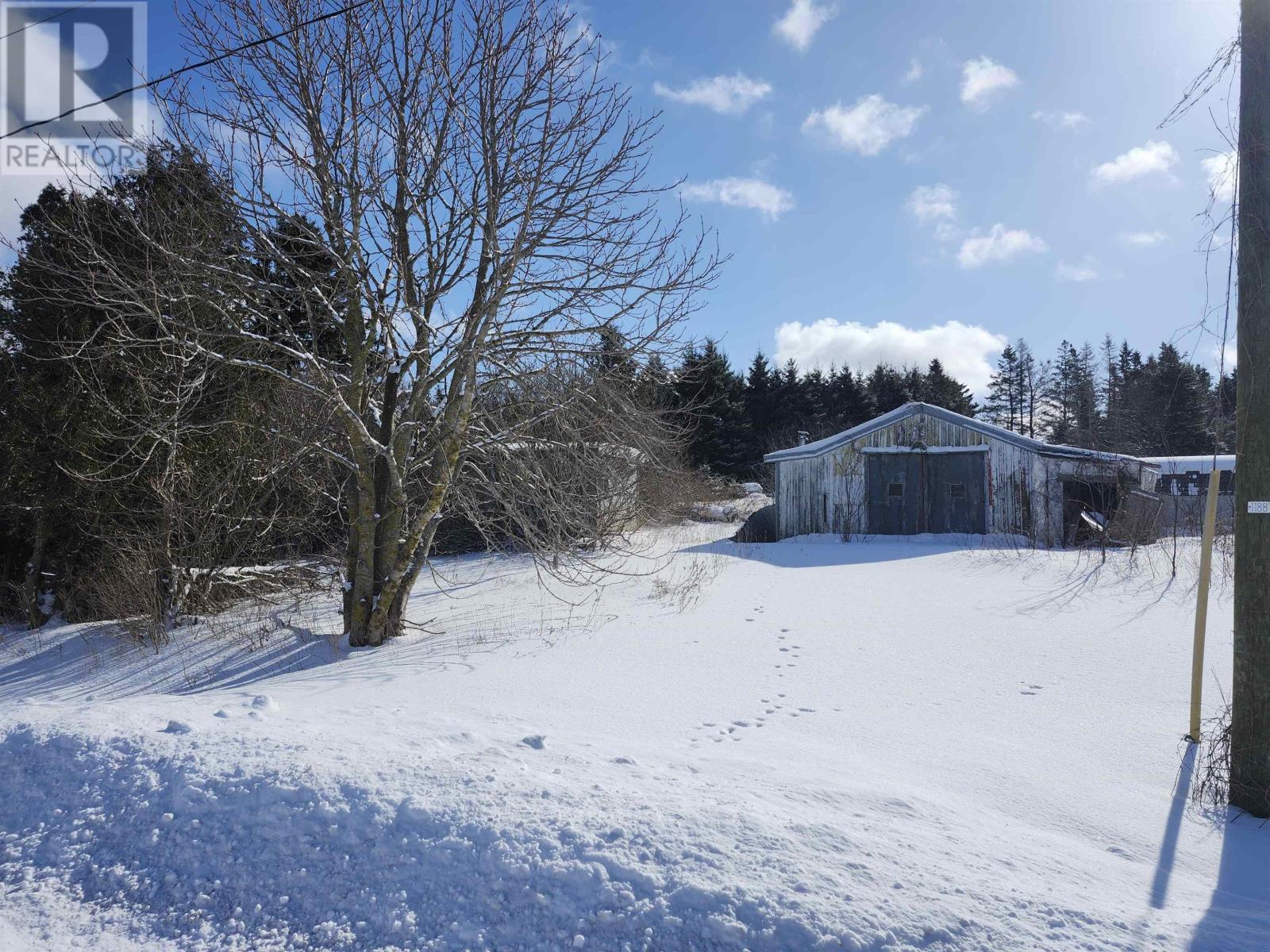 1925 Heatherdale Road Property Photo 1