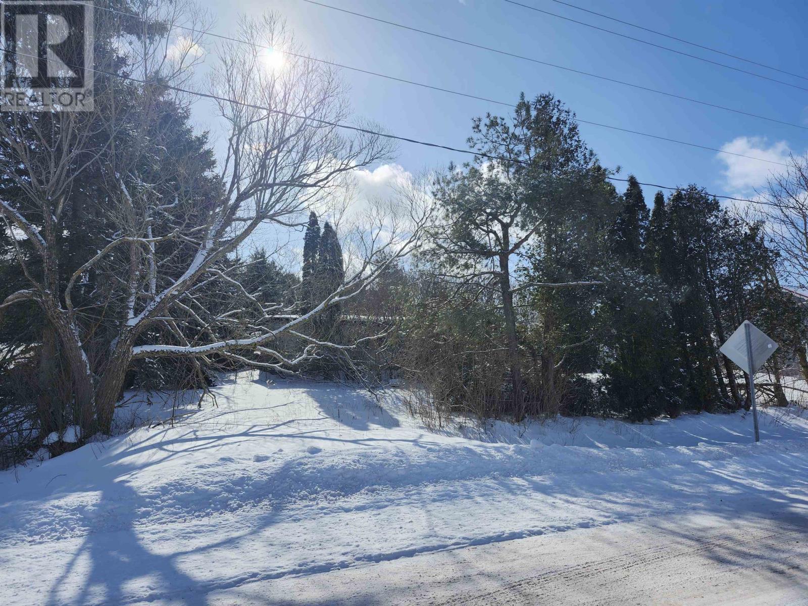 1925 Heatherdale Road Property Photo 3