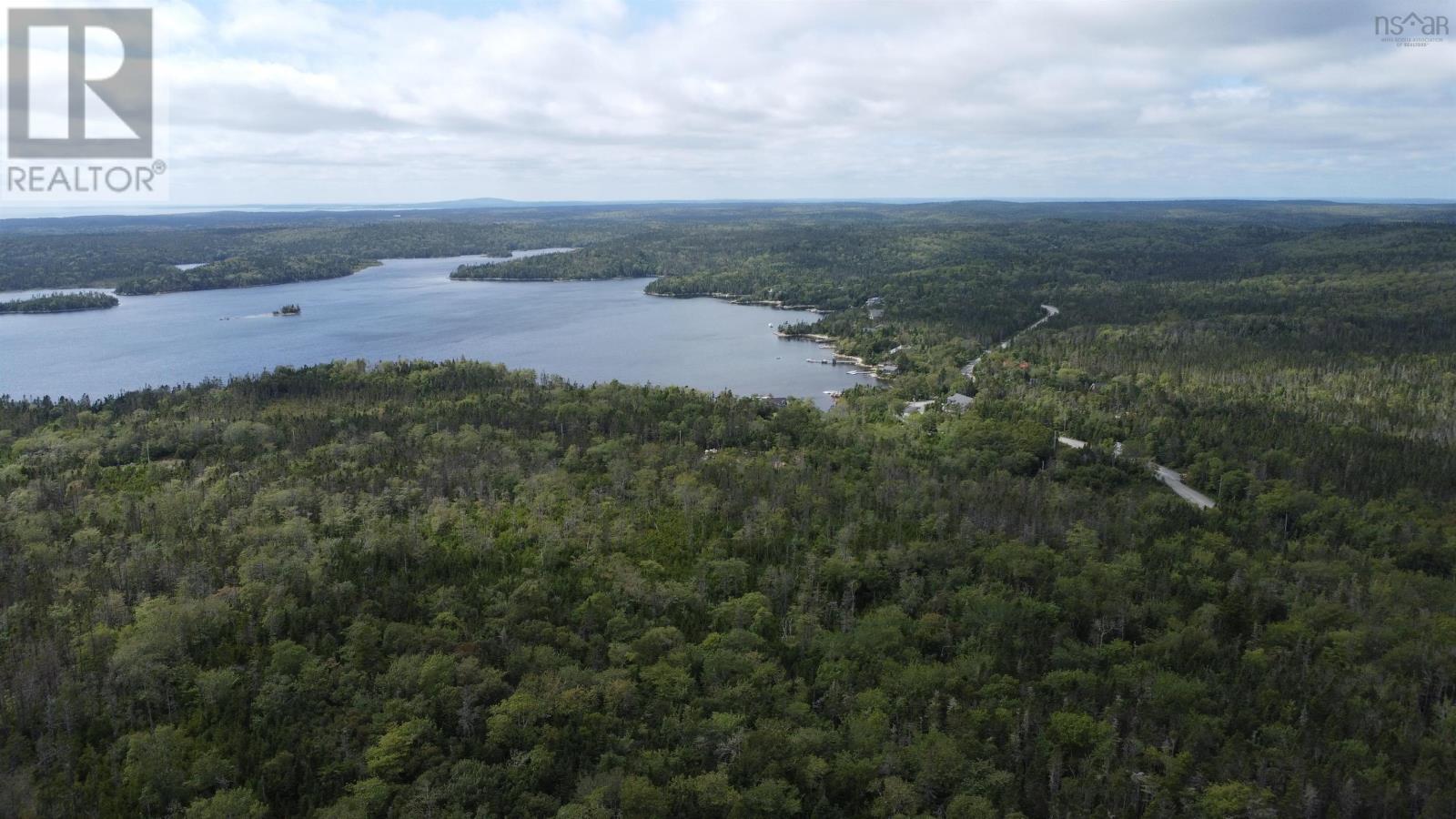 126 Shad Point Parkway Property Photo 5