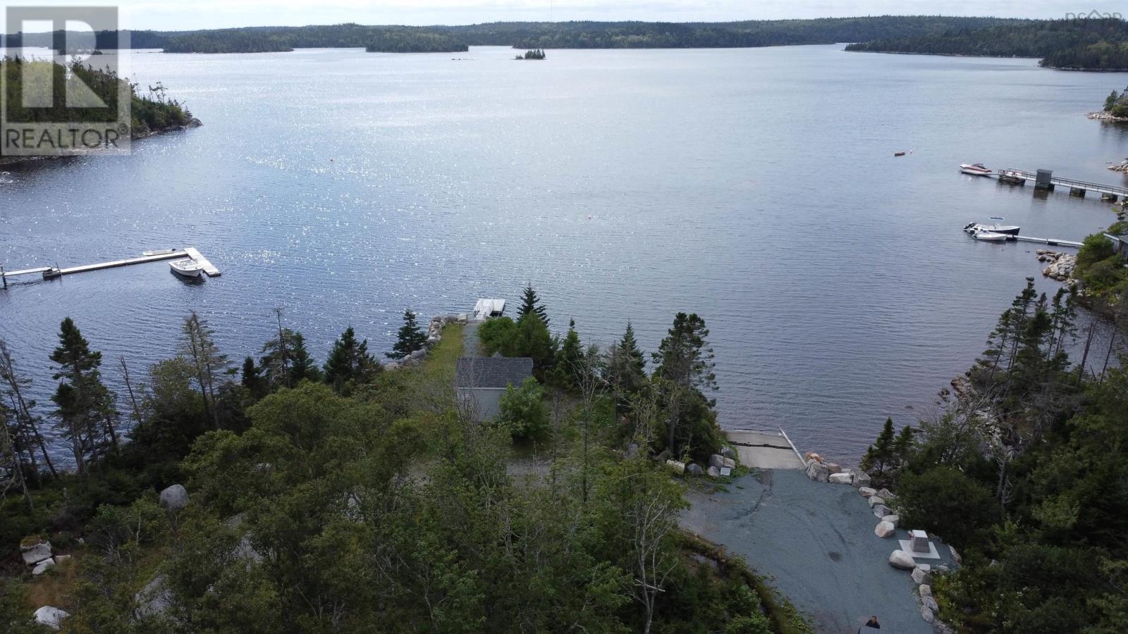 126 Shad Point Parkway Property Photo 6