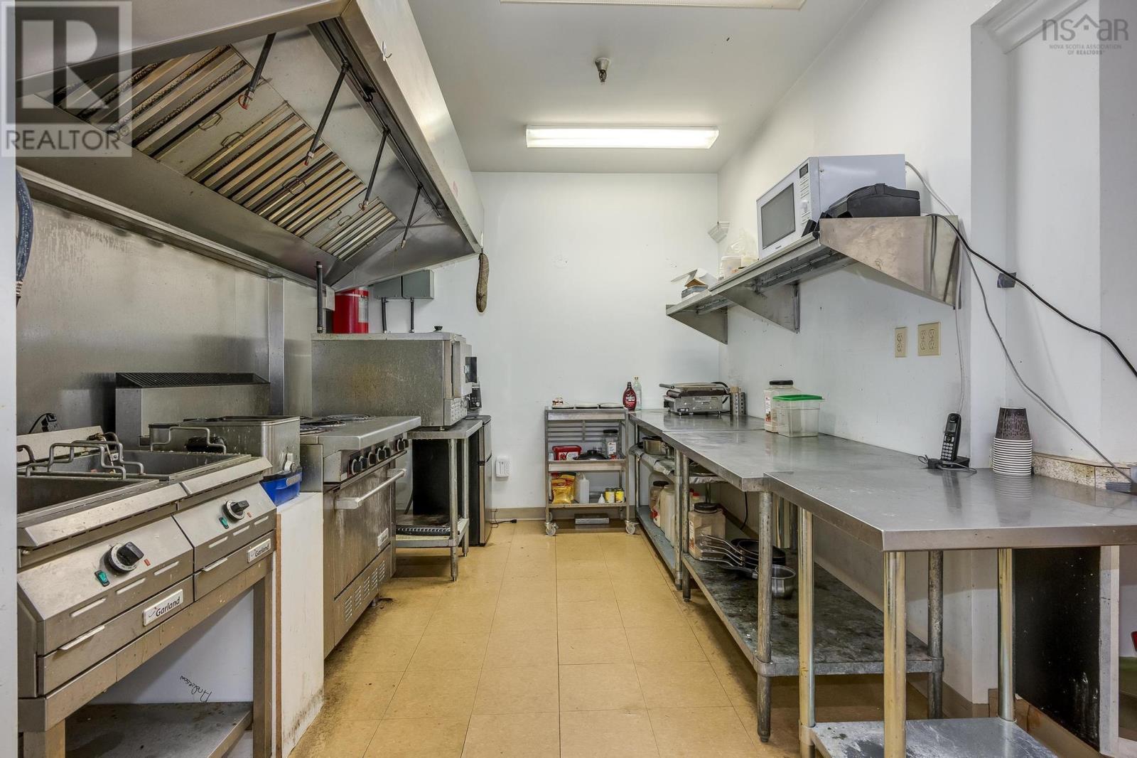 103 5640 Spring Garden Road Property Photo 6