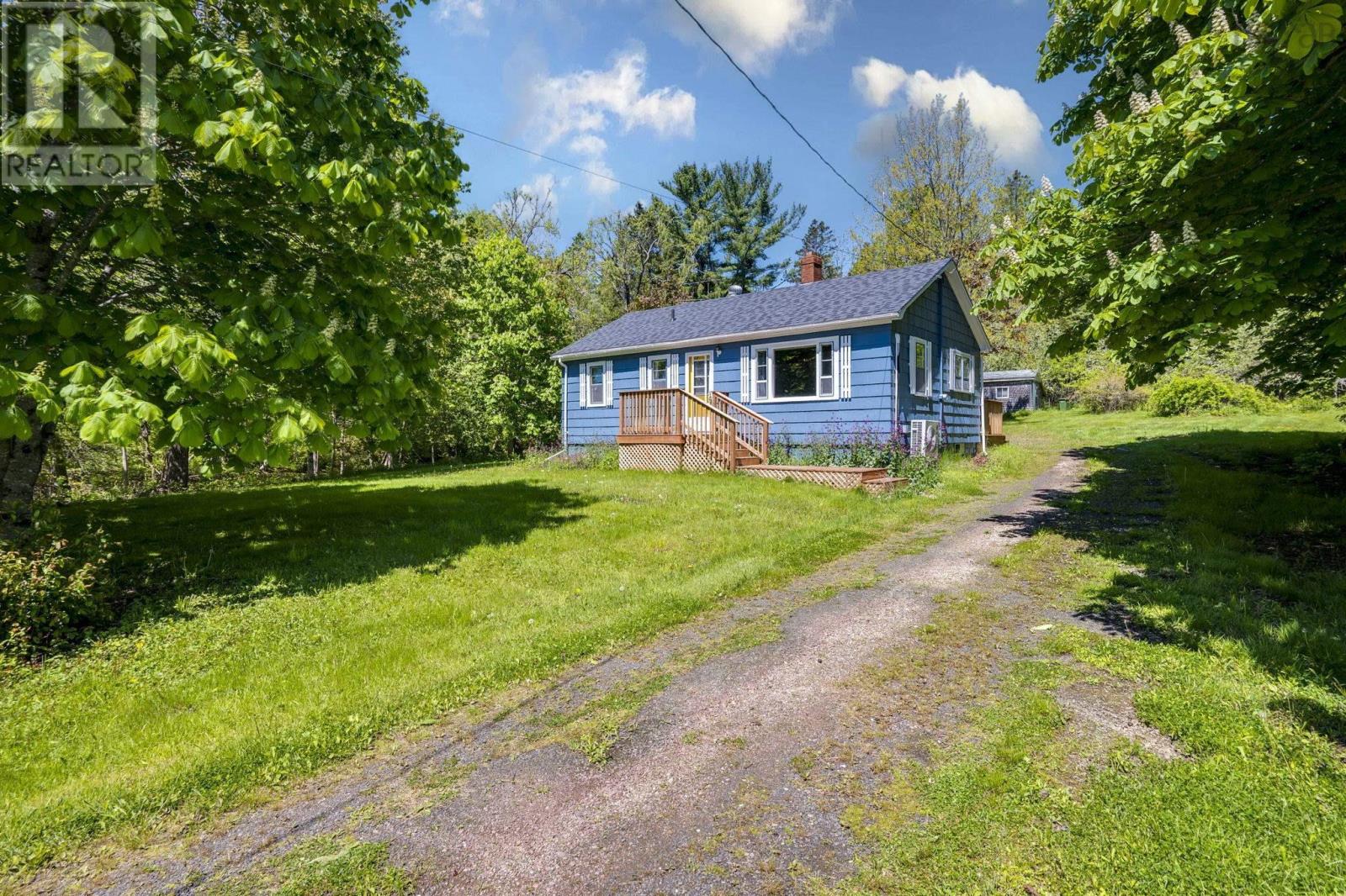 627 Clarence Road Property Photo 1