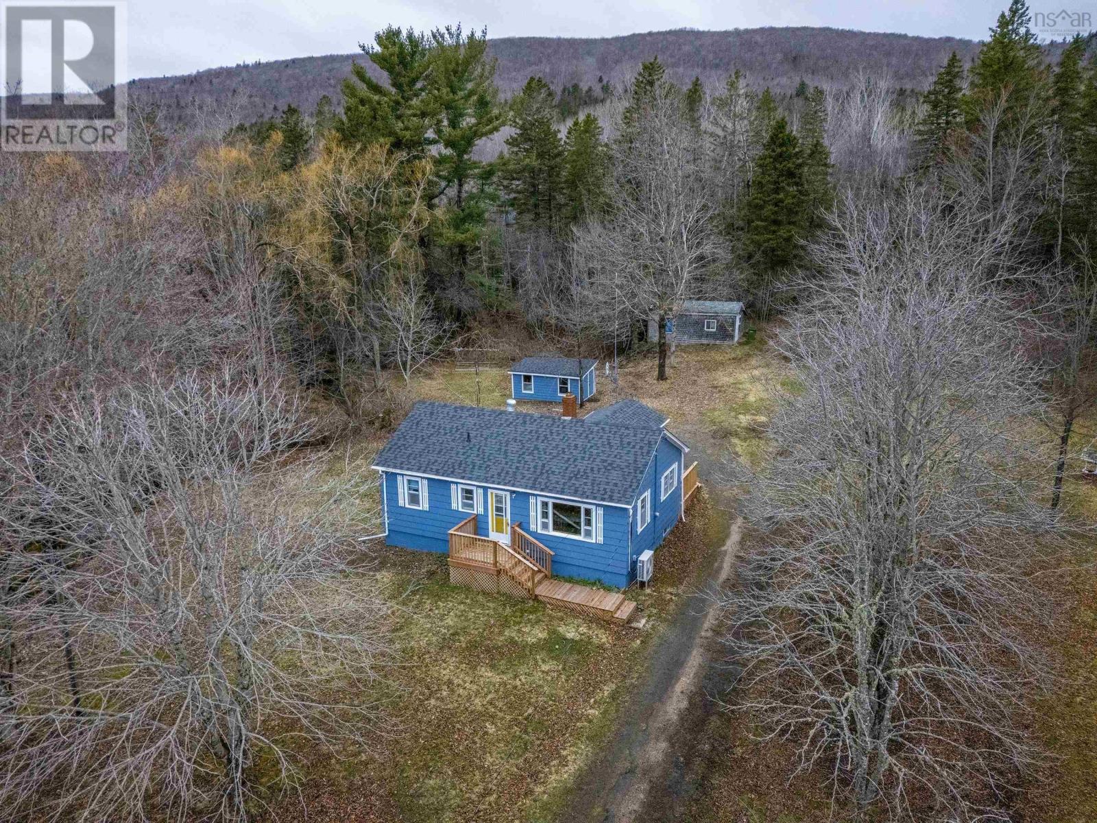 627 Clarence Road Property Photo 2