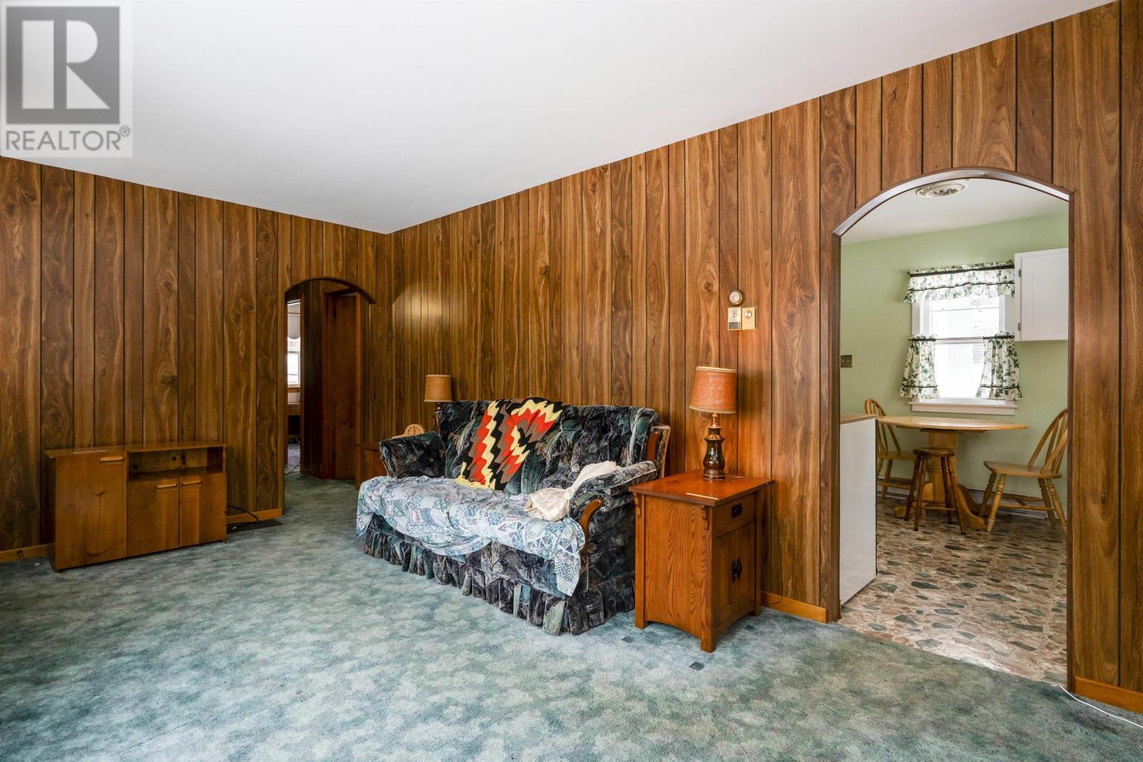 627 Clarence Road Property Photo 6