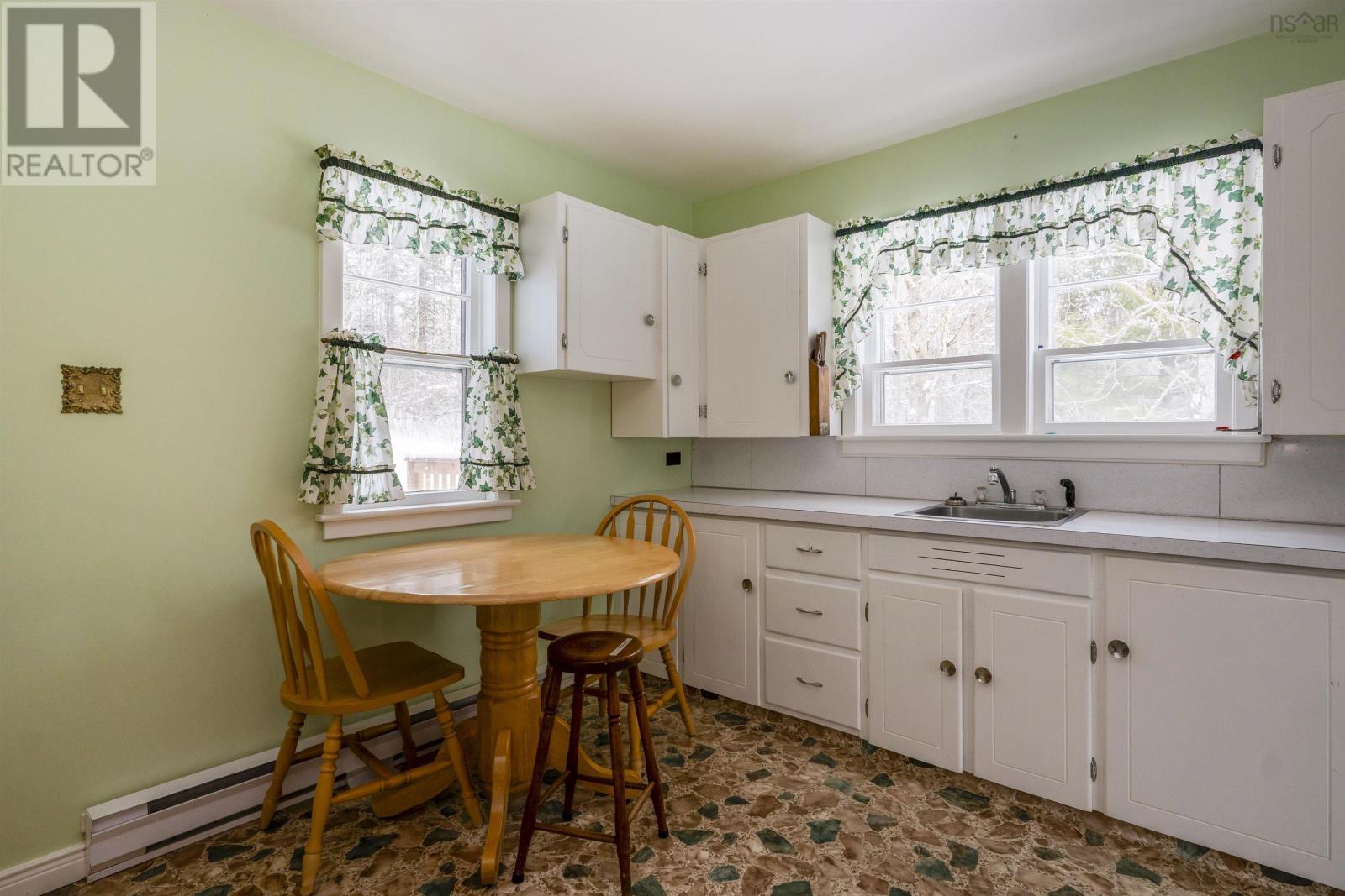 627 Clarence Road Property Photo 12