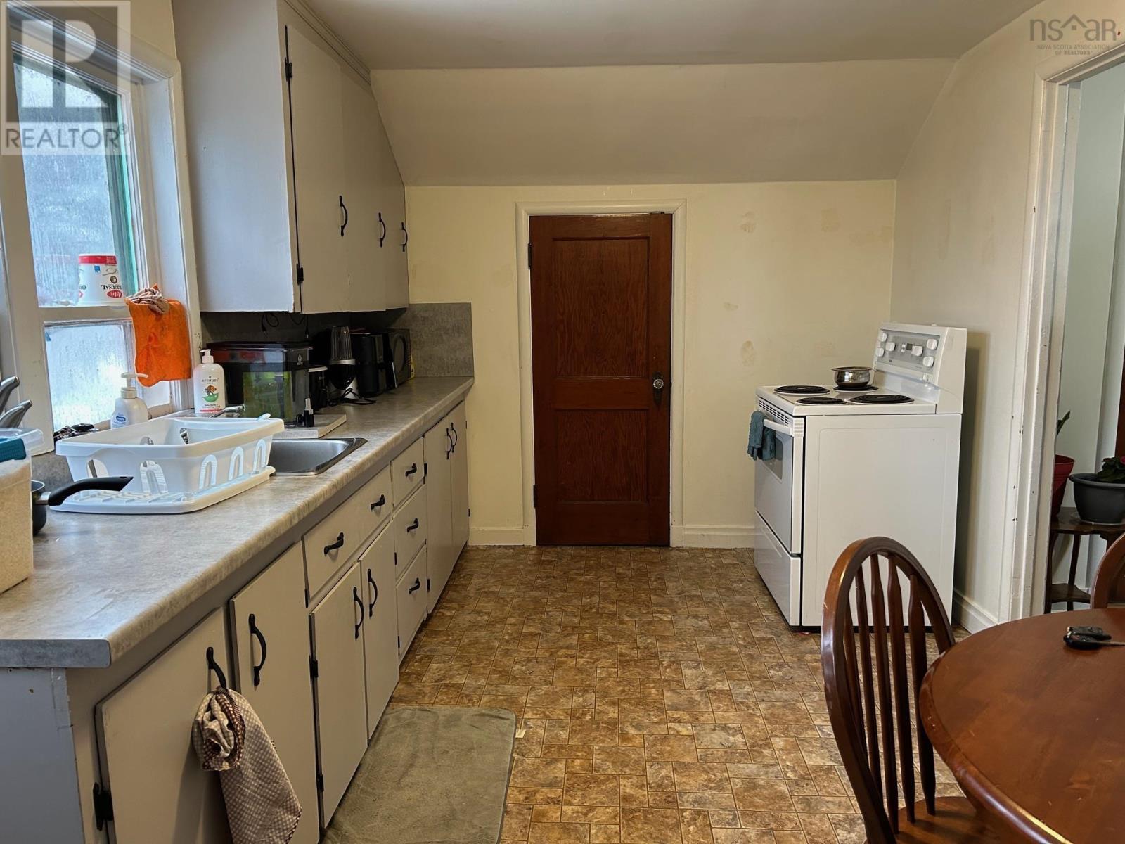 205 Lawrence Street Property Photo 11