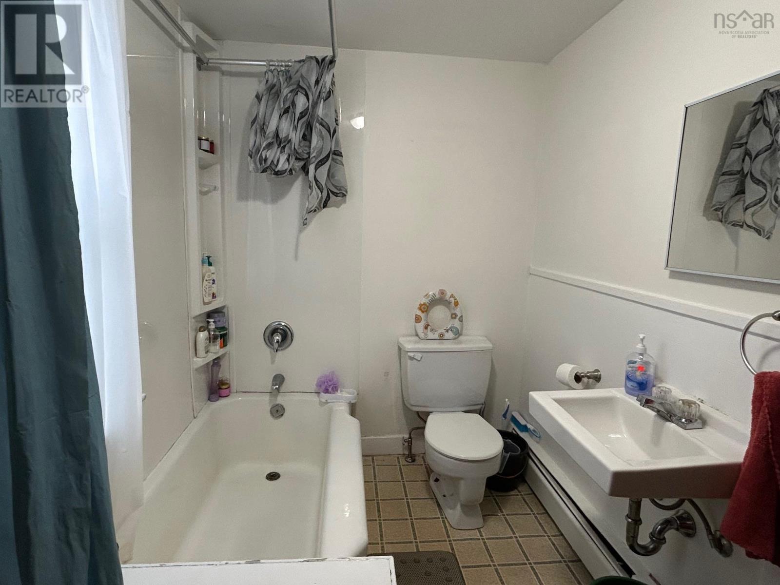 205 Lawrence Street Property Photo 16