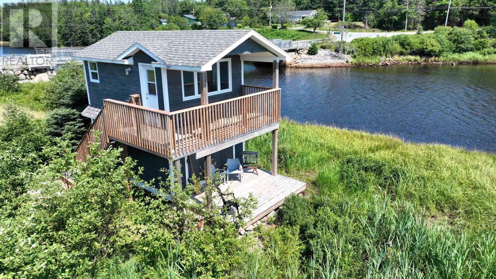 5 Green Bay Road Property Photo
