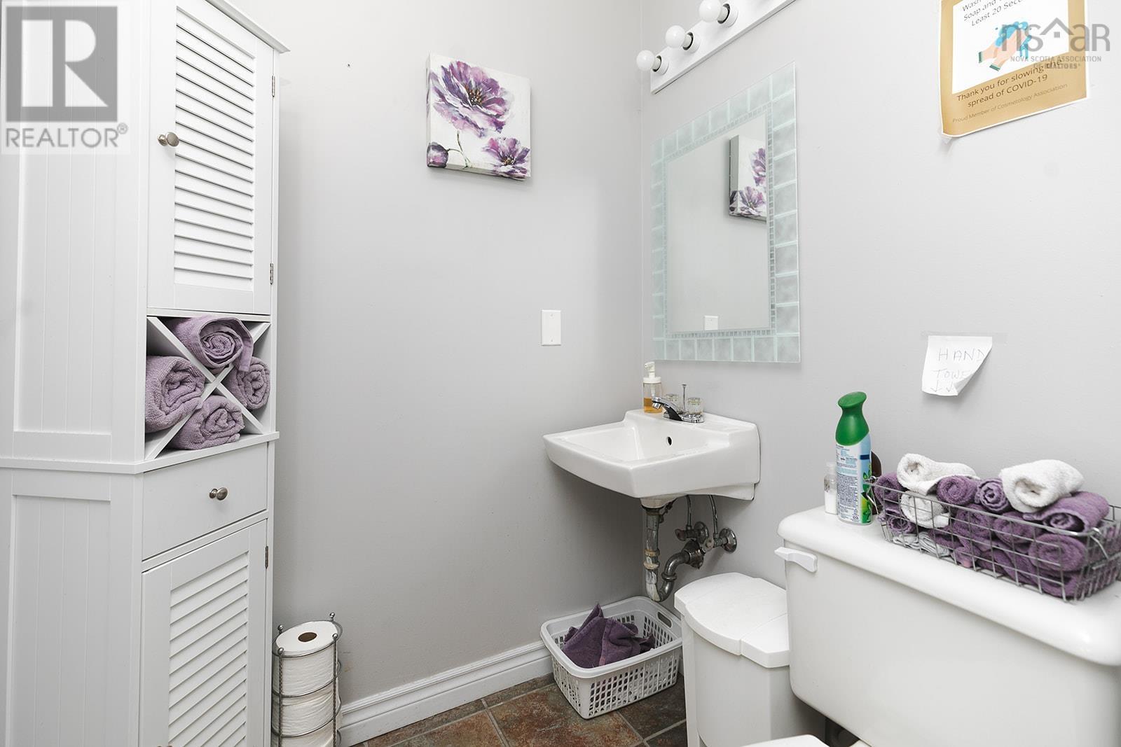 546 Sackville Drive Property Photo 19