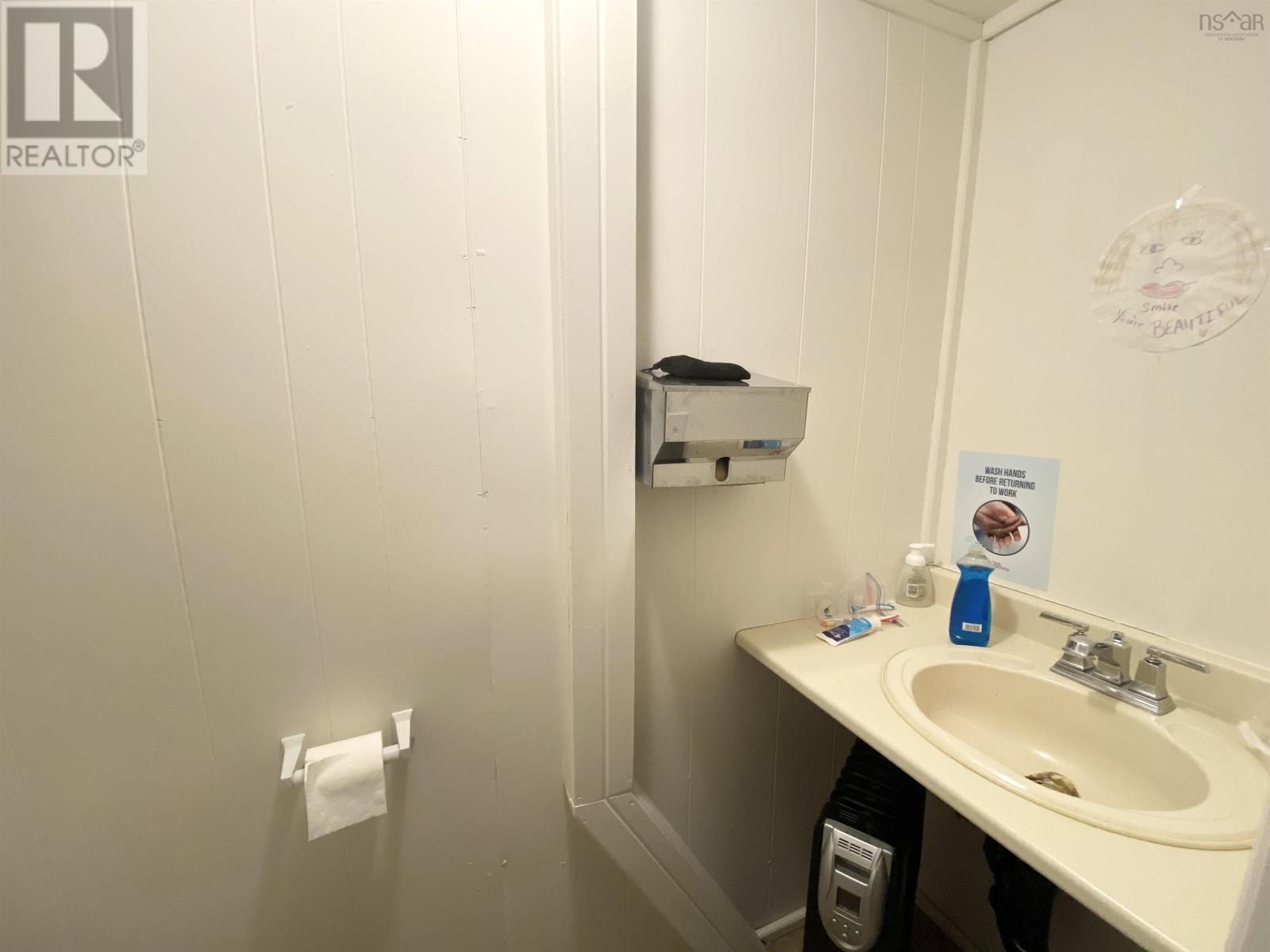 102 Main Street Property Photo 18