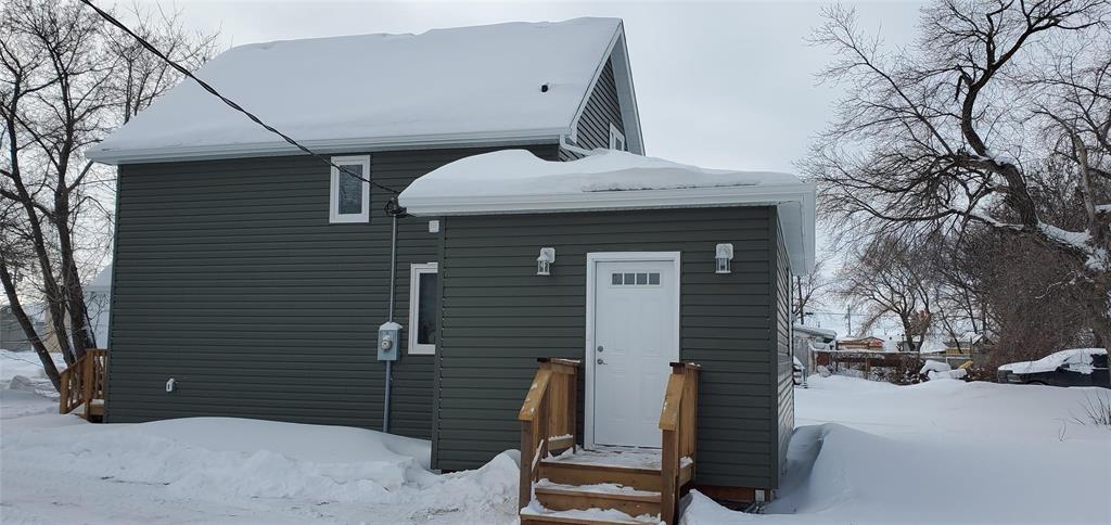 203 Maillard (1st St S) Street Property Photo 1
