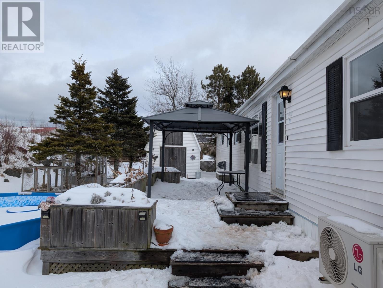 33 College Court Property Photo 1