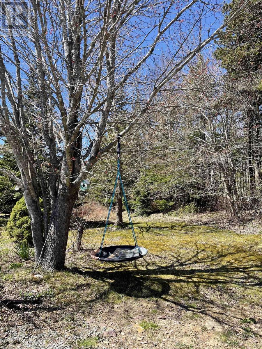 492 Crandall Road Property Photo 3