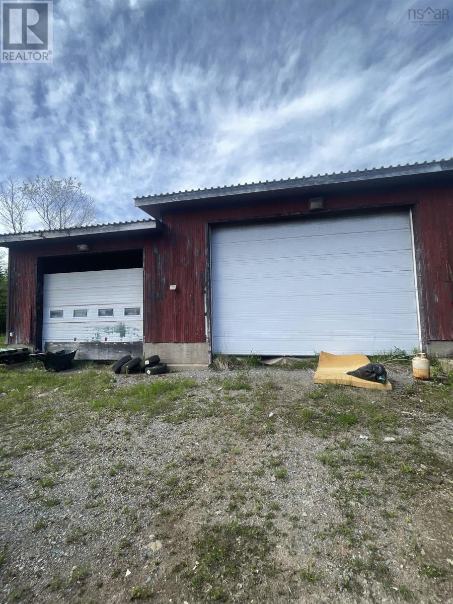 492 Crandall Road Property Photo 8