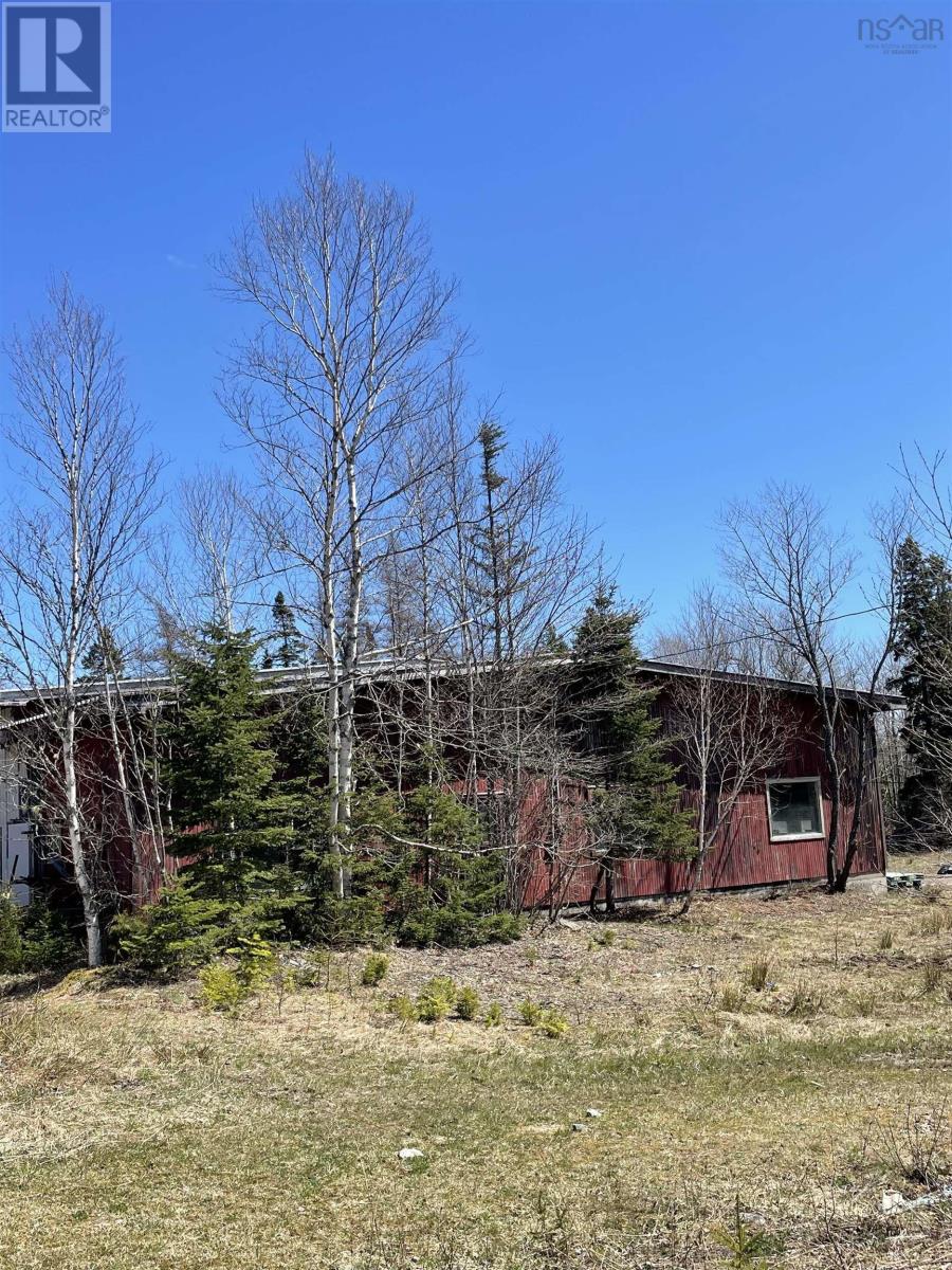 492 Crandall Road Property Photo 10
