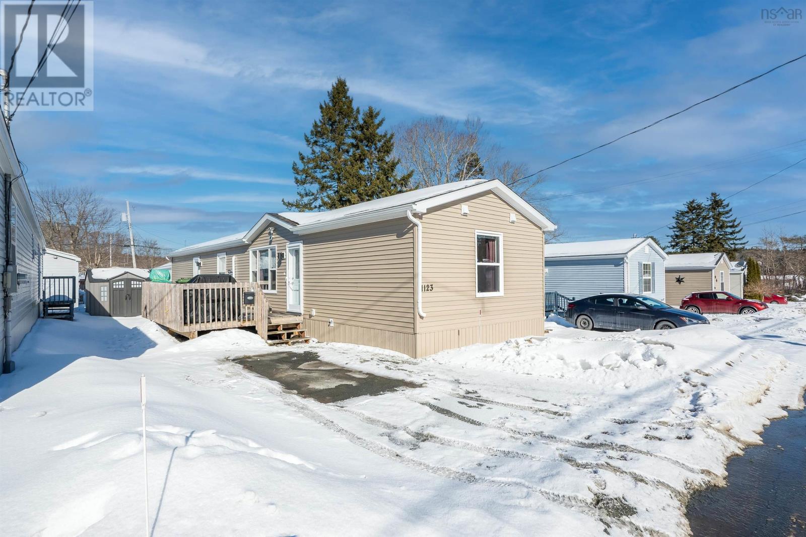 1123 Susan Street Property Photo