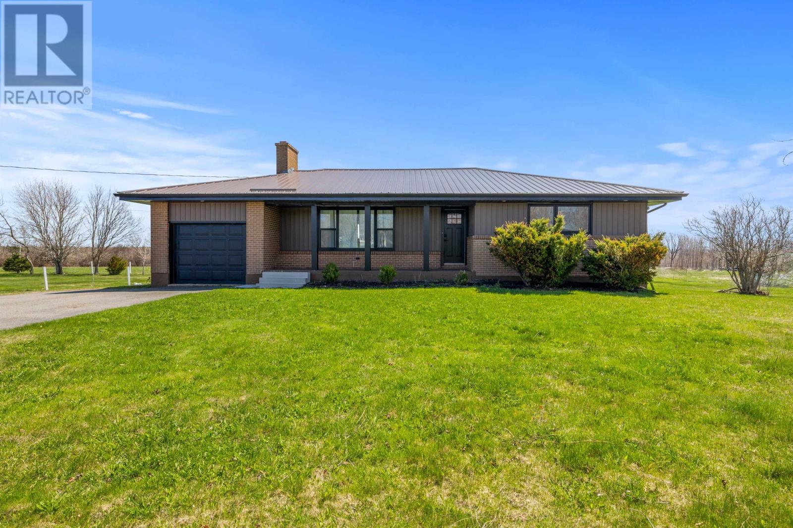 C1n0m7 Real Estate Listings Main Image