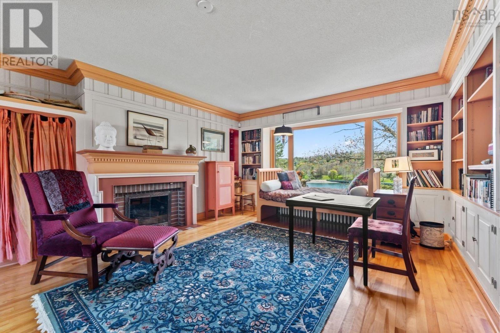 1126 Rockcliffe Street Property Photo 16