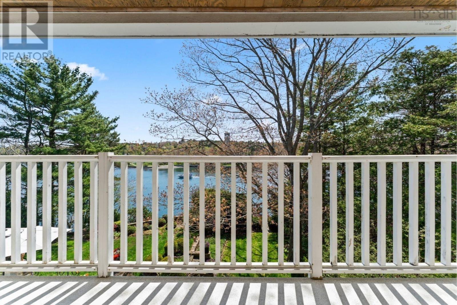 1126 Rockcliffe Street Property Photo 23