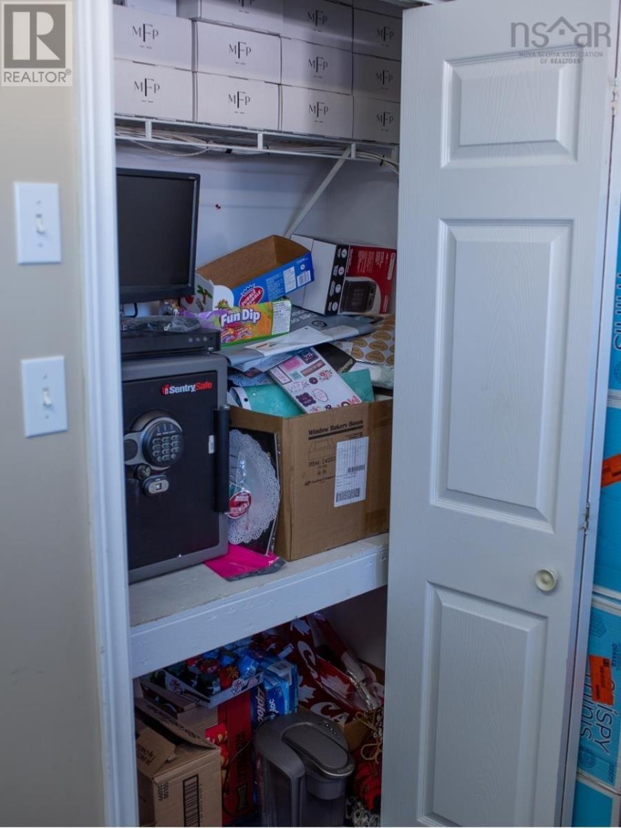 Po Box 33 33 Property Photo 10