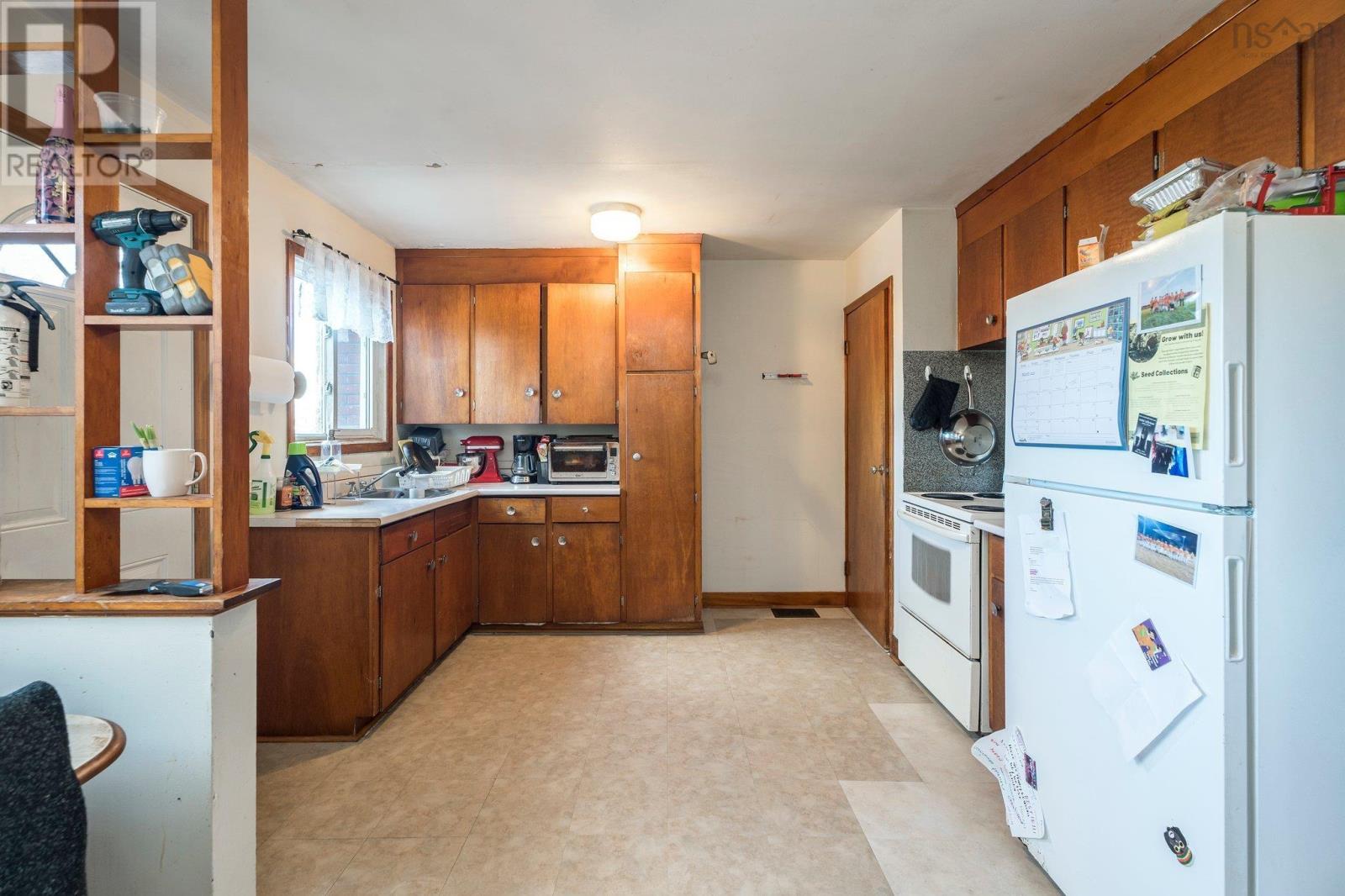 49 A&b Lynn Drive Property Photo 10