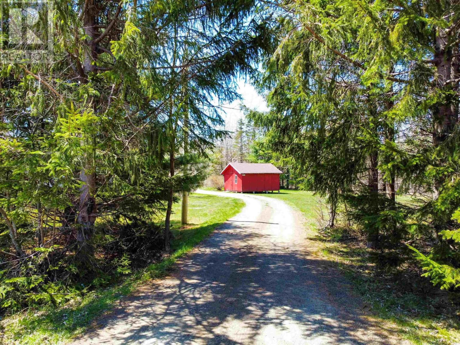 351 Old Post Road Property Photo 5