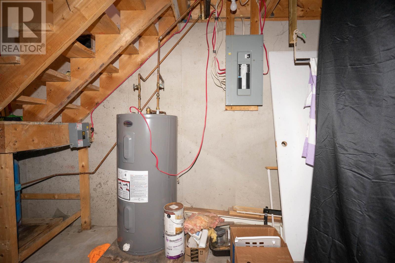 351 Old Post Road Property Photo 19