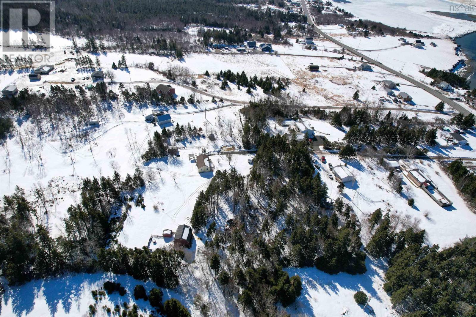 Polar Bear Lane Property Photo 9