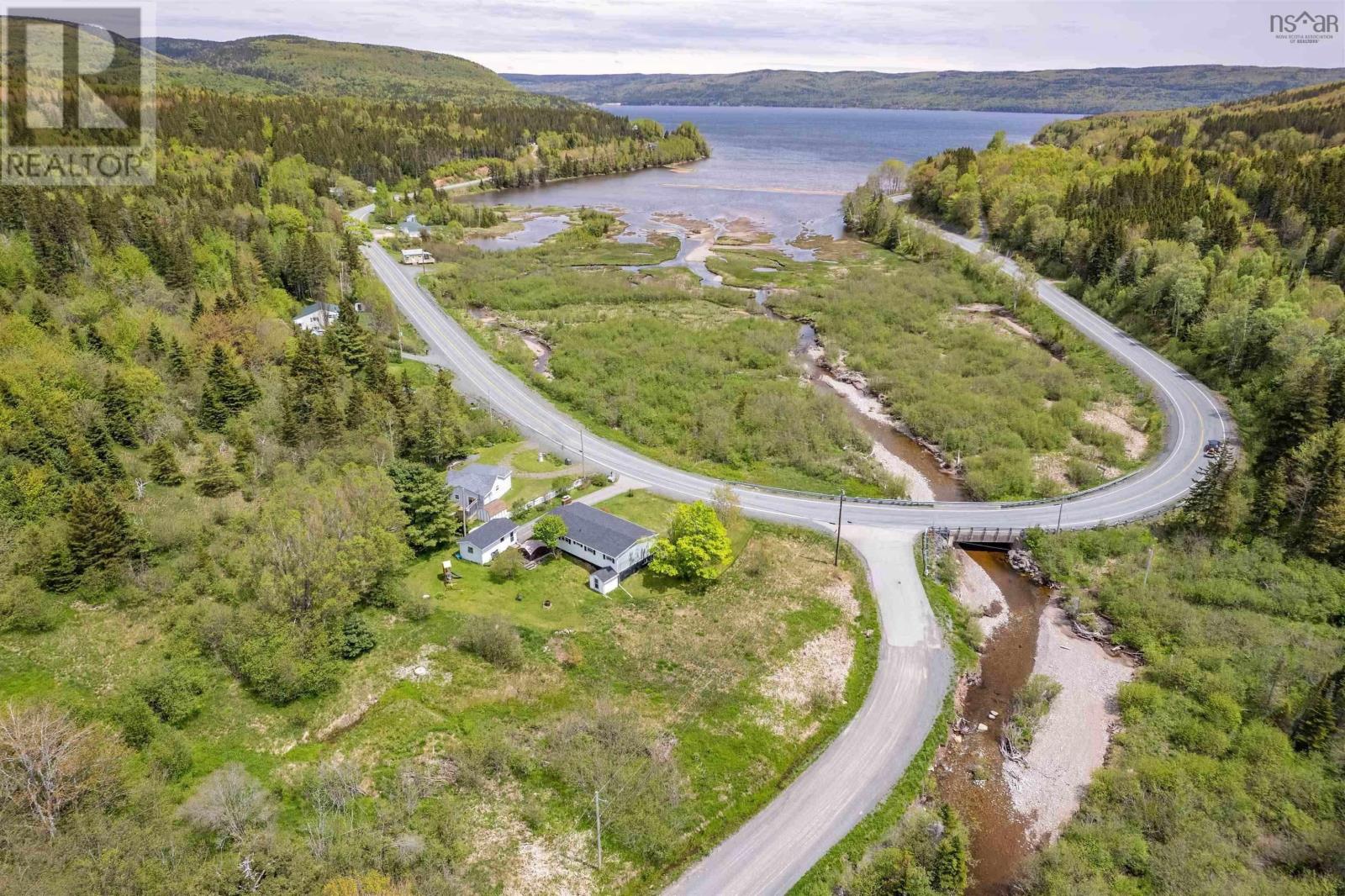 49742 Cabot Trail Property Photo 5