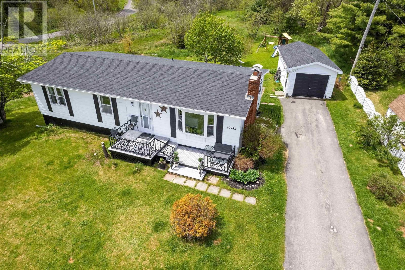 49742 Cabot Trail Property Photo 6
