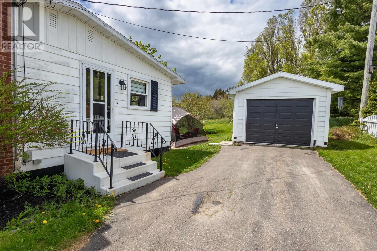 49742 Cabot Trail Property Photo 8